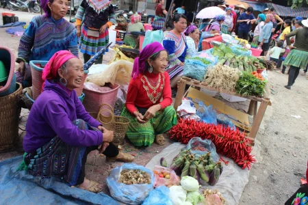 EXPLORE THE COLORS OF “LÙNG PHÌNH” MARKET AND “BẢN LIỀN” CUISINE